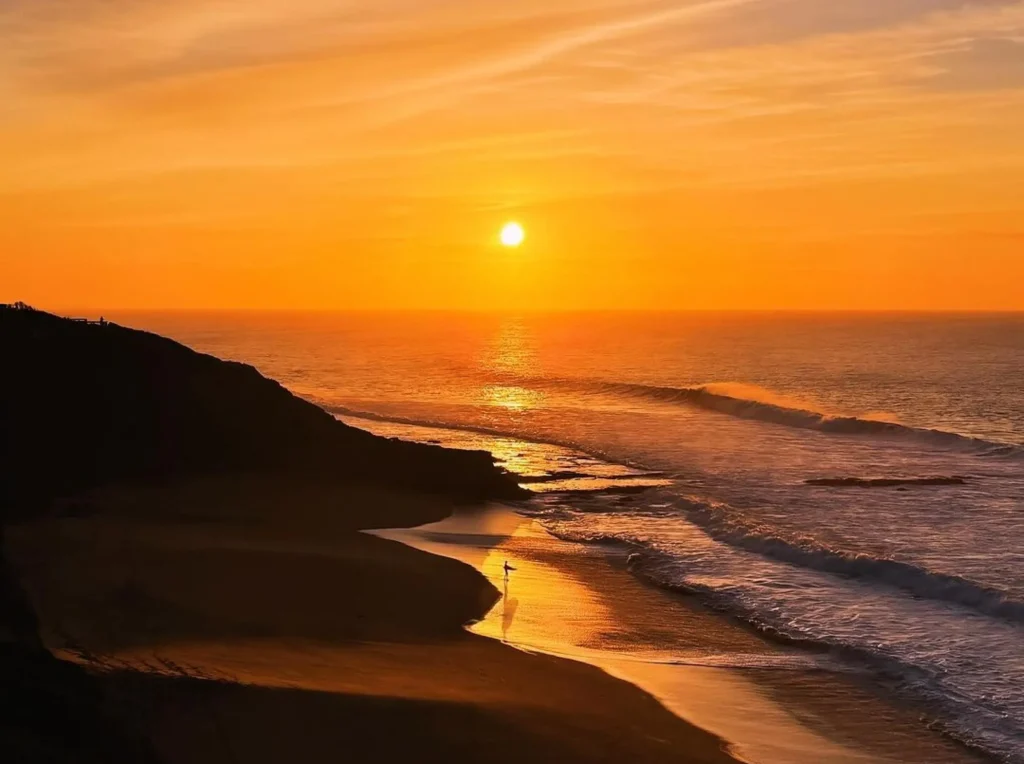 where does the great ocean road start and end
